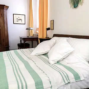 https://epic-location-great-spot-to-explore-the-city.topcolognehotels.com